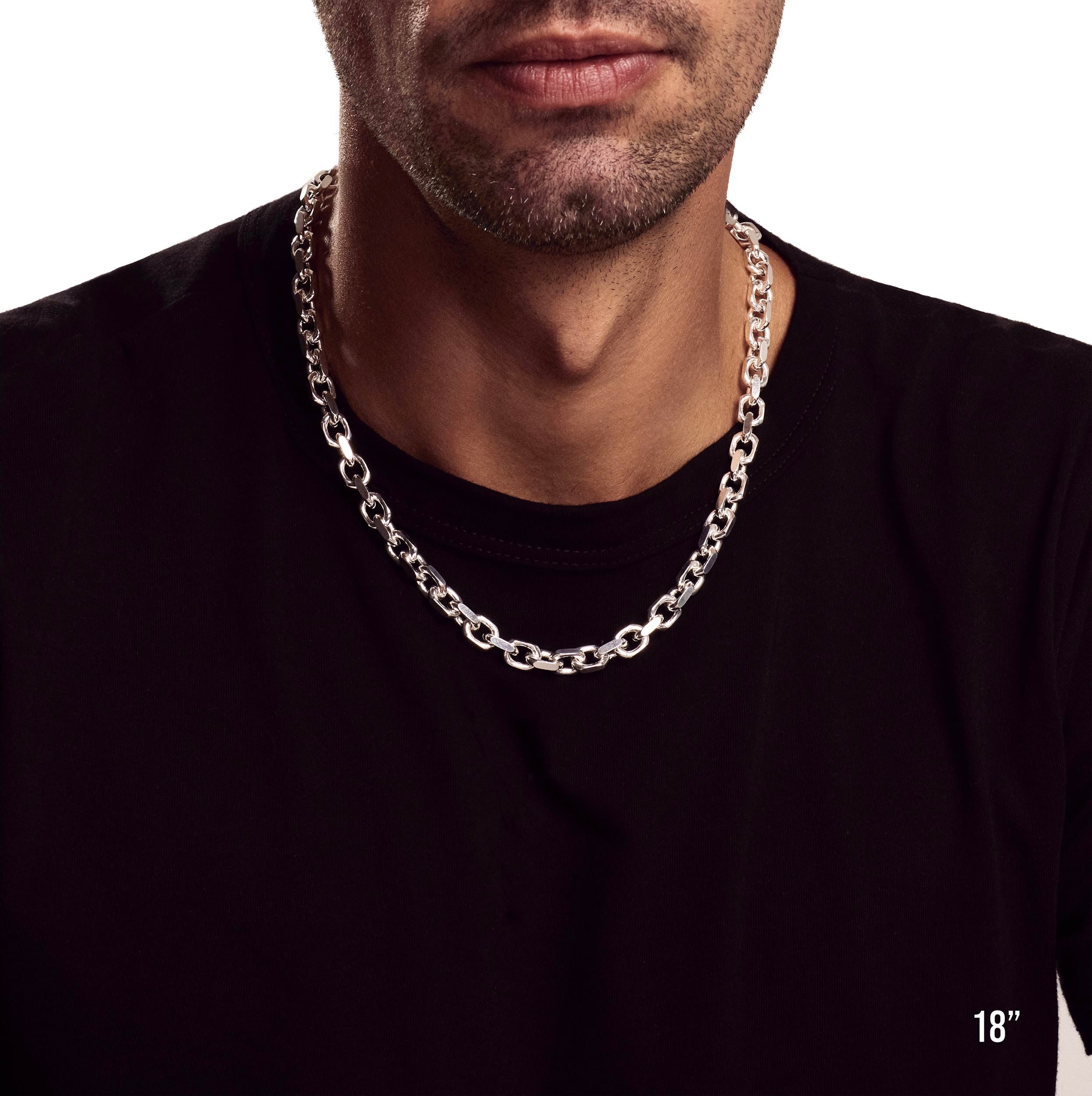 Model wearing 8mm 18” hermes chain.