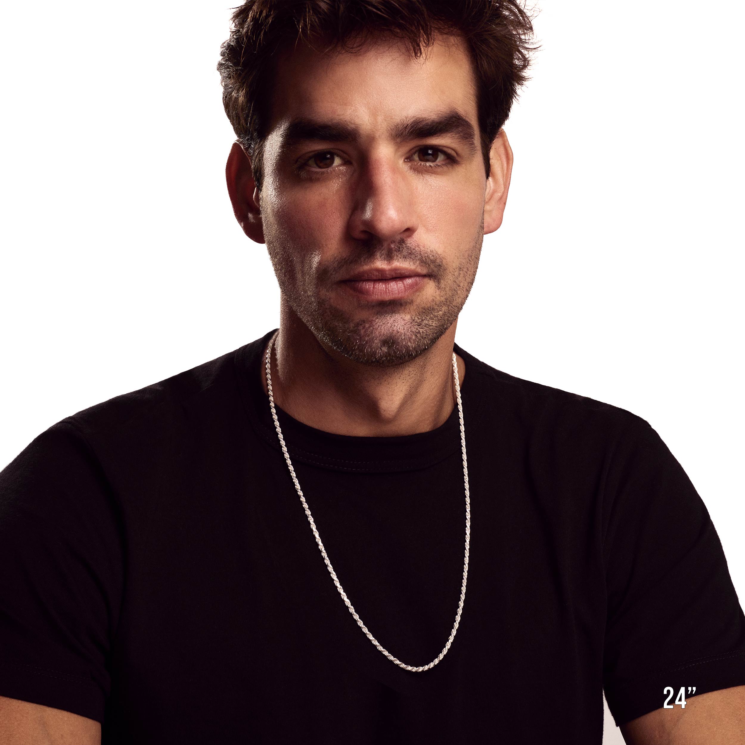 Model wearing 3mm 24” rope chain.
