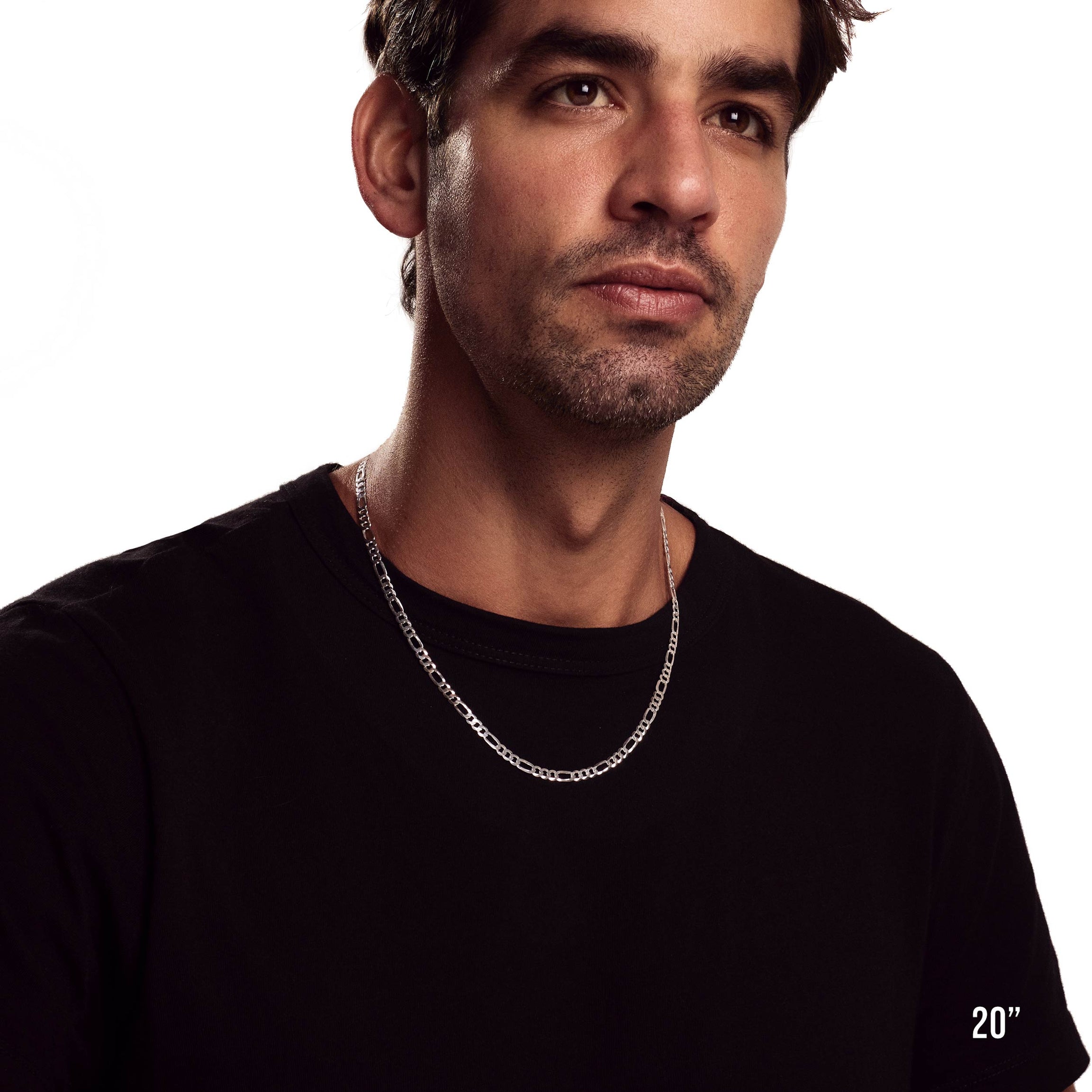 Model wearing 5mm 20” figaro chain.